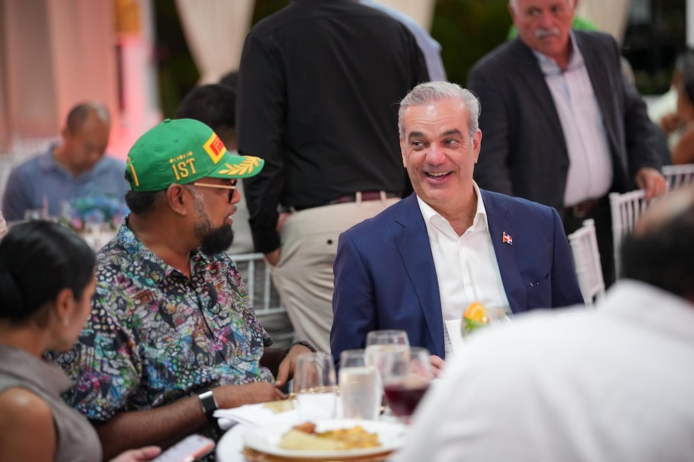 El presidente dominicano Luis Abinader arribó a Guyana el miércoles 13 de mayo, para reunirse con el presidente de este país sudamericano, Mohamed Irfaan Ali. El presidente dominicano Luis Abinader arribó a Guyana el miércoles 13 de mayo, para reunirse con el presidente de este país sudamericano, Mohamed Irfaan Ali.