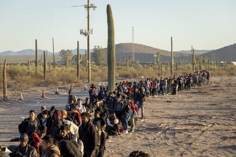 Flood Of Migrants Overwhelms Arizona Border Crossings Flood Of Migrants Overwhelms Arizona Border Crossings