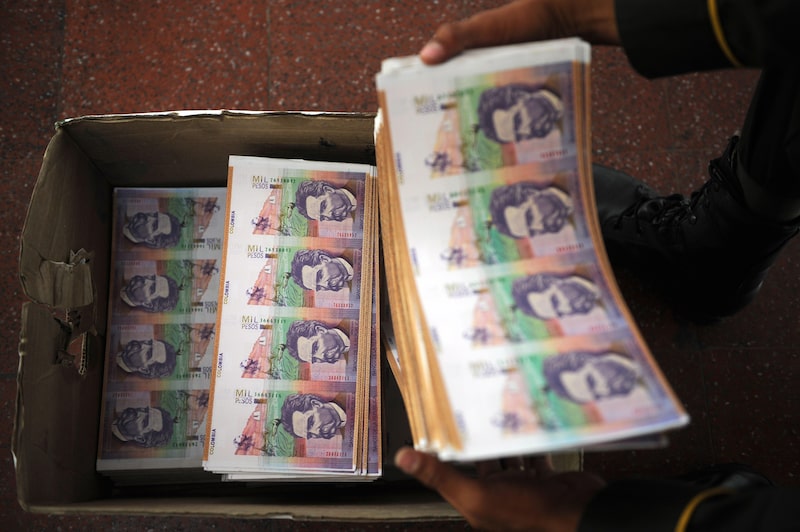 Citigroup puso fin a su recomendación de sobrepeso tanto en los pesos mexicanos como en los colombianos la semana pasada. Citigroup puso fin a su recomendación de sobrepeso tanto en los pesos mexicanos como en los colombianos la semana pasada.