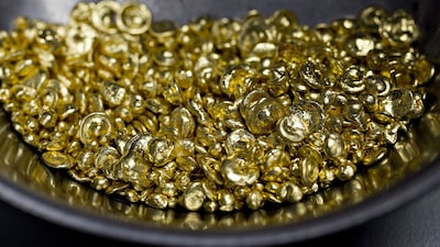 El oro pierde su récord tras recorte de tasas de la Fed: cayó hasta un 1,2% El oro pierde su récord tras recorte de tasas de la Fed: cayó hasta un 1,2%