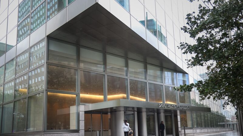 Estrategista-chefe de crédito do Goldman Sachs, Karoui deixará o cargo após 18 anos Estrategista-chefe de crédito do Goldman Sachs, Karoui deixará o cargo após 18 anos