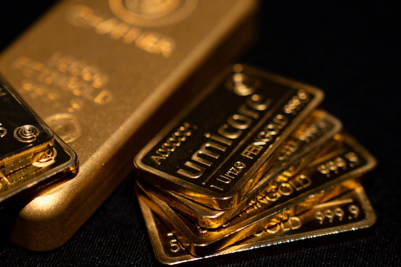 Gold Tops $5,500 as Record Rally Gains Pace Gold Tops $5,500 as Record Rally Gains Pace