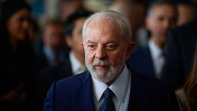 Lula afirma que Petrobras y Pemex podrían asociarse en exploración petrolera Lula afirma que Petrobras y Pemex podrían asociarse en exploración petrolera
