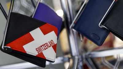 Régimen de Confianza busca que personas físicas paguen impuestos como en Suiza Régimen de Confianza busca que personas físicas paguen impuestos como en Suiza
