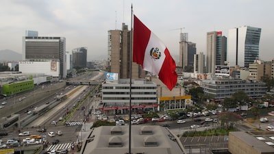 Perú muestra deterioro fiscal y enfrenta riesgos por promesas electorales de mayor gasto público Perú muestra deterioro fiscal y enfrenta riesgos por promesas electorales de mayor gasto público
