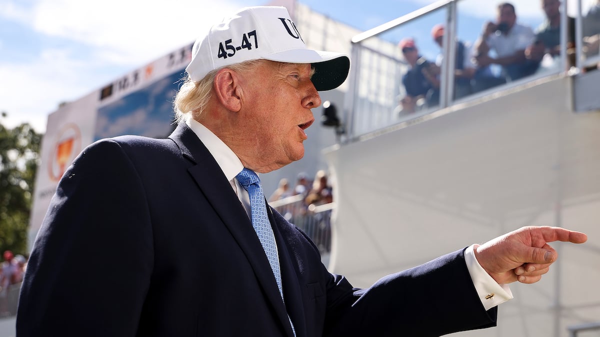 Trump afirma que está considerando "muy seriamente" la prohibición de exportar diésel