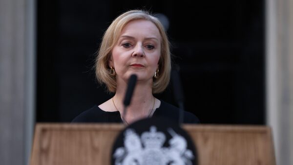 Truss destituyó a un histórico funcionario del Tesoro británico y dio una señal Truss destituyó a un histórico funcionario del Tesoro británico y dio una señal