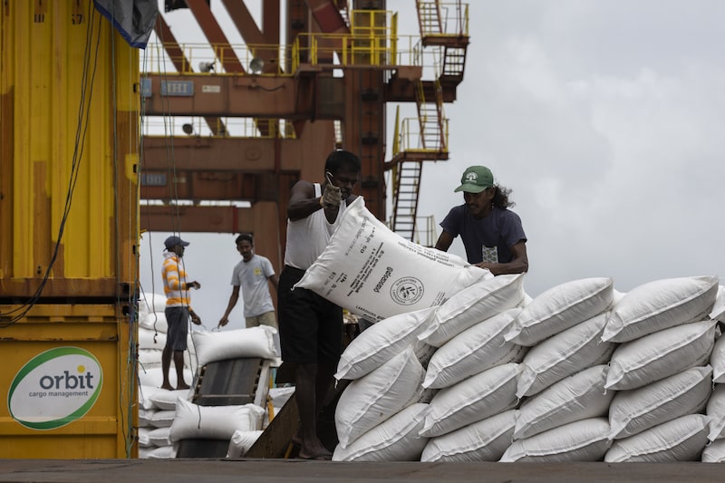 Fertilizer Arrives at Port of Colombo Fertilizer Arrives at Port of Colombo
