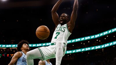 Boston Celtics é vendido para investidores por US$ 6,1 bi, valor recorde no esporte Boston Celtics é vendido para investidores por US$ 6,1 bi, valor recorde no esporte