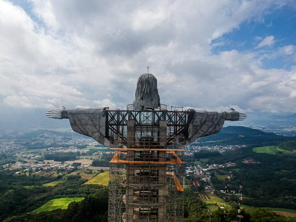 Cristo Protetor, da cidade gaúcha de Encantado Cristo Protetor, da cidade gaúcha de Encantado