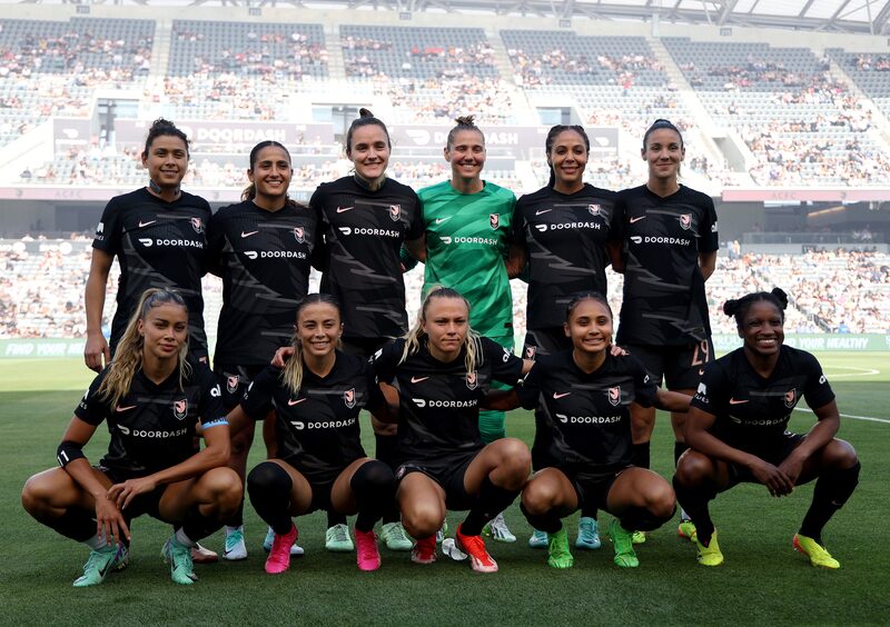 Jogadoras do Angel City, de Los Angeles, que disputa a liga americana de futebol feminino Jogadoras do Angel City, de Los Angeles, que disputa a liga americana de futebol feminino