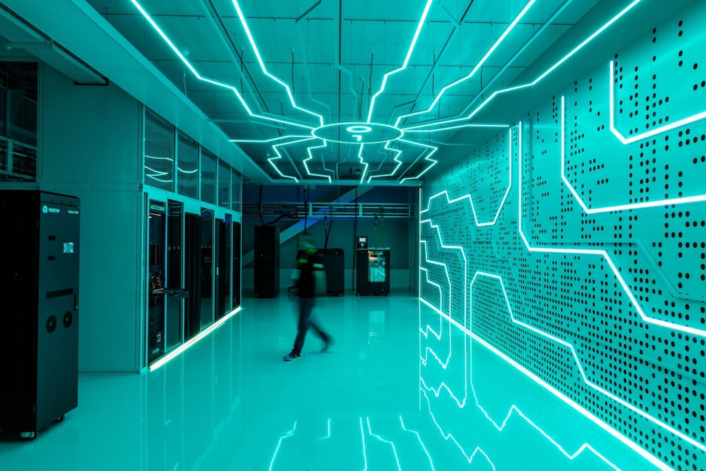 Servidores refrigerados por líquido en una instalación del centro de datos GlobalSwitchDocklands en Londres, Reino Unido. Servidores refrigerados por líquido en una instalación del centro de datos GlobalSwitchDocklands en Londres, Reino Unido.