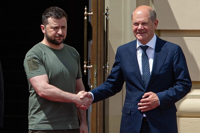 Volodymyr Zelensky y Olaf Scholz Volodymyr Zelensky y Olaf Scholz
