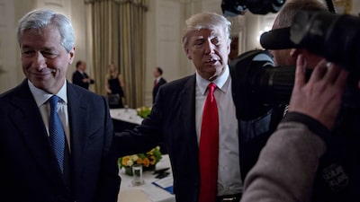 Como a relação de Trump e Dimon se desgastou até chegar a um processo contra o CEO Como a relação de Trump e Dimon se desgastou até chegar a um processo contra o CEO