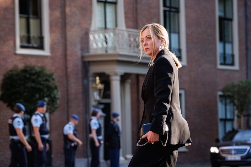 Giorgia Meloni plantea una moción parlamentaria para reconocer al Estado palestino. La decisión llega tras protestas nacionales y presión diplomática en la ONU. Giorgia Meloni plantea una moción parlamentaria para reconocer al Estado palestino. La decisión llega tras protestas nacionales y presión diplomática en la ONU.