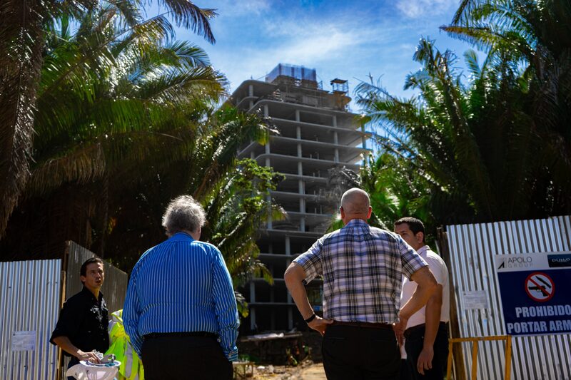 Fachada de un edificio en construcción en la ZEDE Próspera. Fachada de un edificio en construcción en la ZEDE Próspera.