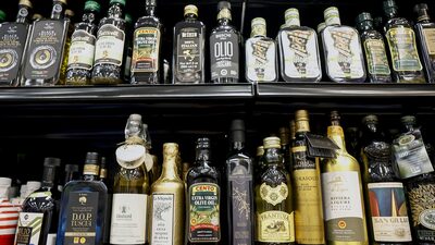 De azeite de oliva a carros e iPhones: americanos vão às compras antes das tarifas De azeite de oliva a carros e iPhones: americanos vão às compras antes das tarifas