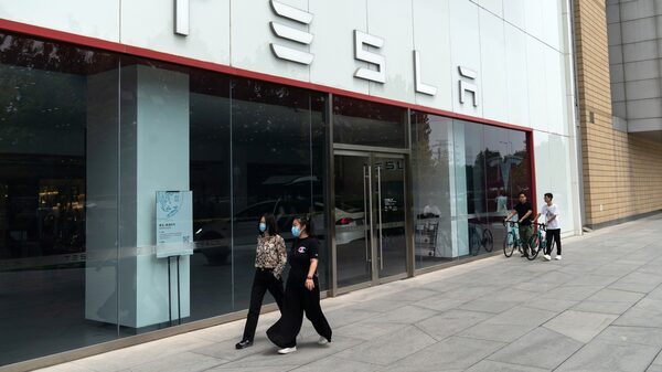 Presidenta de consejo de Tesla y un colaborador de Musk preparan venta de acciones Presidenta de consejo de Tesla y un colaborador de Musk preparan venta de acciones