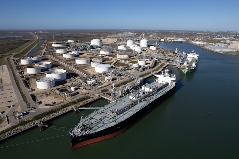 Navios-tanque atracados no terminal da Phillips 66 em Freeport, no Texas, EUA (Foto: Mark Felix/Bloomberg) Navios-tanque atracados no terminal da Phillips 66 em Freeport, no Texas, EUA (Foto: Mark Felix/Bloomberg)