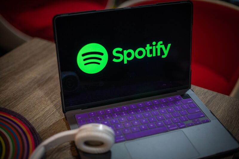 Spotify reporta pérdidas en el segundo trimestre, pese al alza de suscriptores. Spotify reporta pérdidas en el segundo trimestre, pese al alza de suscriptores.
