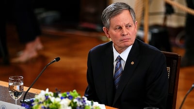 Senador estadounidense agradece a China sus esfuerzos en Irán y pide acuerdo sobre Boeing Senador estadounidense agradece a China sus esfuerzos en Irán y pide acuerdo sobre Boeing