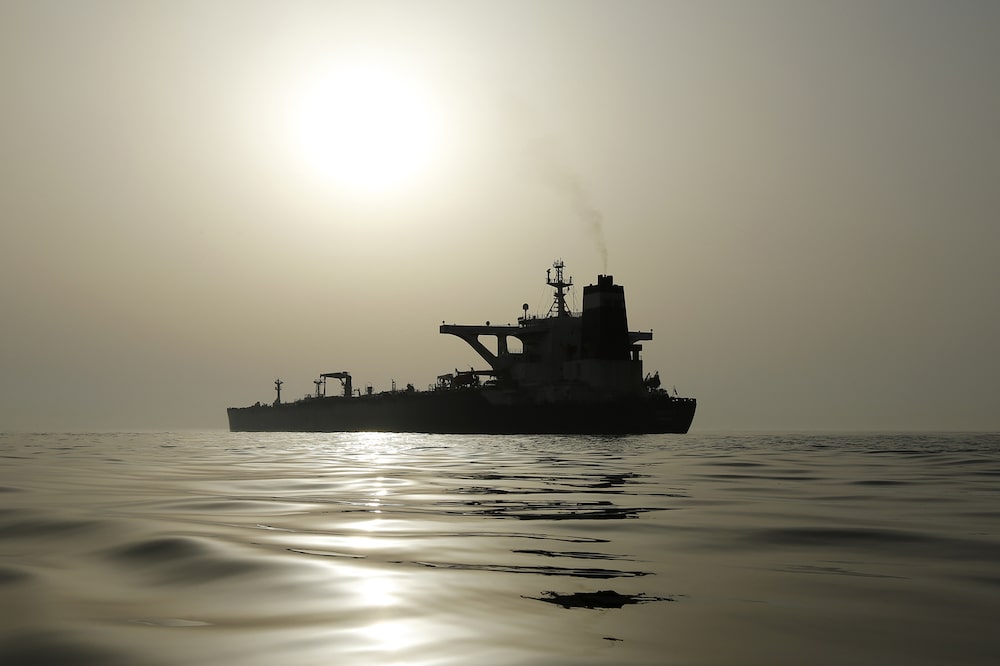 An oil tanker. An oil tanker.