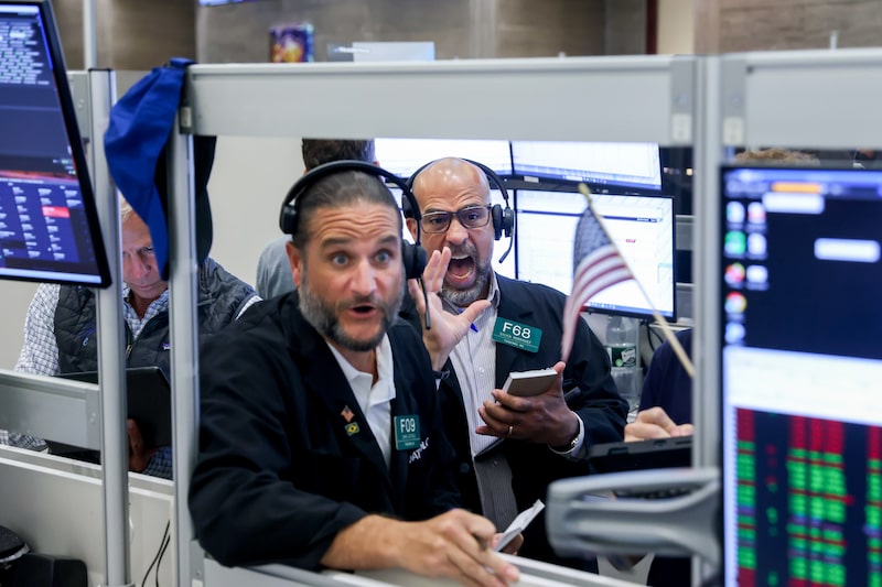 Traders work after a Federal Open Market Committee (FOMC) meeting on the floor of the American Stock Exchange (AMEX) at the New York Stock Exchange (NYSE) in New York, US, on Wednesday, July 29, 2026. Federal Reserve officials left interest rates unchanged, but a fractured vote signaled growing conviction among some policymakers that higher rates are needed to curb resurgent inflation. Photographer: Michael Nagle/Bloomberg Traders work after a Federal Open Market Committee (FOMC) meeting on the floor of the American Stock Exchange (AMEX) at the New York Stock Exchange (NYSE) in New York, US, on Wednesday, July 29, 2026. Federal Reserve officials left interest rates unchanged, but a fractured vote signaled growing conviction among some policymakers that higher rates are needed to curb resurgent inflation. Photographer: Michael Nagle/Bloomberg