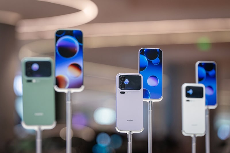 Smartphones de Xiaomi Corp. expuestos en una tienda de la compañía en Pekín, China. Smartphones de Xiaomi Corp. expuestos en una tienda de la compañía en Pekín, China.