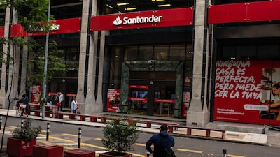 Detienen a empleado de Santander Chile en operativo contra el Tren de Aragua Detienen a empleado de Santander Chile en operativo contra el Tren de Aragua