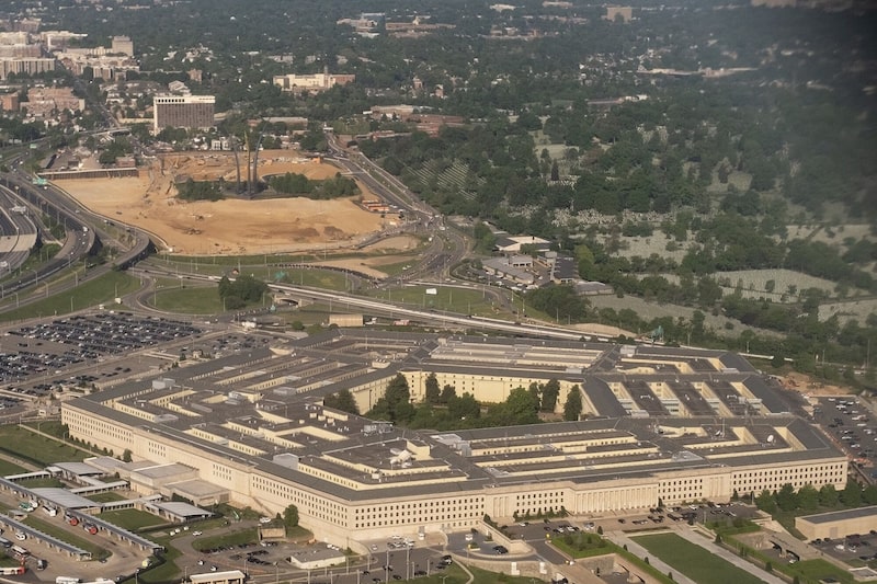 'É fundamental que vocês invistam mais na própria defesa', afirmou o subsecretário de Defesa dos EUA, Elbridge Colby (Foto: Tom Brenner/Bloomberg) 'É fundamental que vocês invistam mais na própria defesa', afirmou o subsecretário de Defesa dos EUA, Elbridge Colby (Foto: Tom Brenner/Bloomberg)