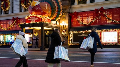 Ventas navideñas toman impulso en EE.UU., aunque el sector automotor frena el gasto Ventas navideñas toman impulso en EE.UU., aunque el sector automotor frena el gasto