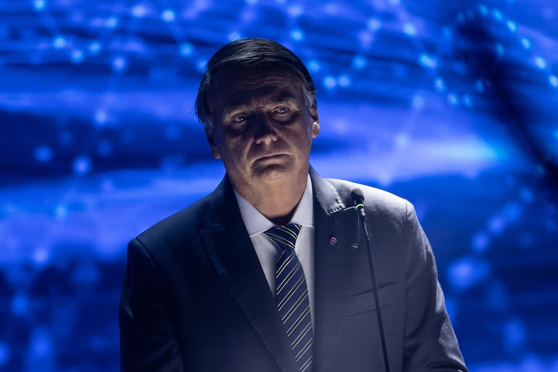 A poll by Genial Investimentos and Instituto Quaest published on early Wednesday showed Lula maintaining his vote intention at 44% ahead of the Oct. 2 election, with Bolsonaro gaining to 34% from 32% in late August. A poll by Genial Investimentos and Instituto Quaest published on early Wednesday showed Lula maintaining his vote intention at 44% ahead of the Oct. 2 election, with Bolsonaro gaining to 34% from 32% in late August.