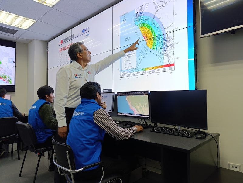 Monitoreo del Simulacro Nacional Multipeligro desde el Centro Sismológico Nacional (CENSIS), el 30 de mayo de 2025. Monitoreo del Simulacro Nacional Multipeligro desde el Centro Sismológico Nacional (CENSIS), el 30 de mayo de 2025.