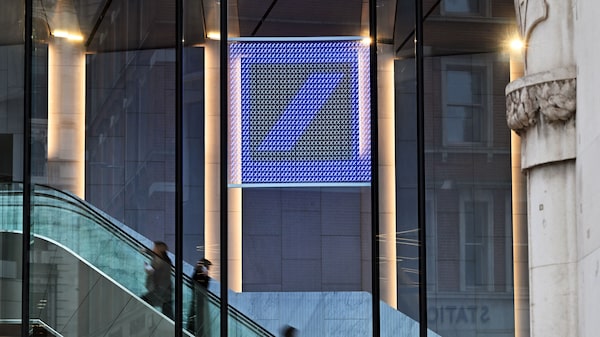 Deutsche Bank supera previsiones con apoyo de la banca minorista y la gestión de activos Deutsche Bank supera previsiones con apoyo de la banca minorista y la gestión de activos