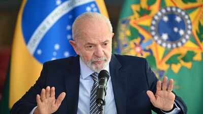 Lula passará por novo procedimento médico após cirurgia no cérebro, diz hospital Lula passará por novo procedimento médico após cirurgia no cérebro, diz hospital