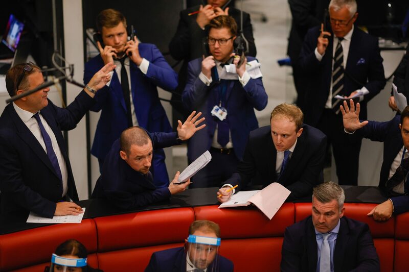 Oro, petróleo y cobre: las materias primas también se desploman este lunes Oro, petróleo y cobre: las materias primas también se desploman este lunes