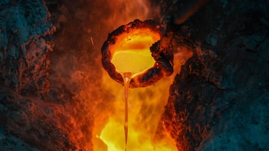 Alumínio dispara após ataques do Irã a fundições no Golfo e eleva risco de escassez Alumínio dispara após ataques do Irã a fundições no Golfo e eleva risco de escassez