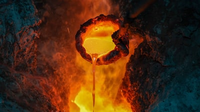 Alumínio dispara após ataques do Irã a fundições no Golfo e eleva risco de escassez Alumínio dispara após ataques do Irã a fundições no Golfo e eleva risco de escassez