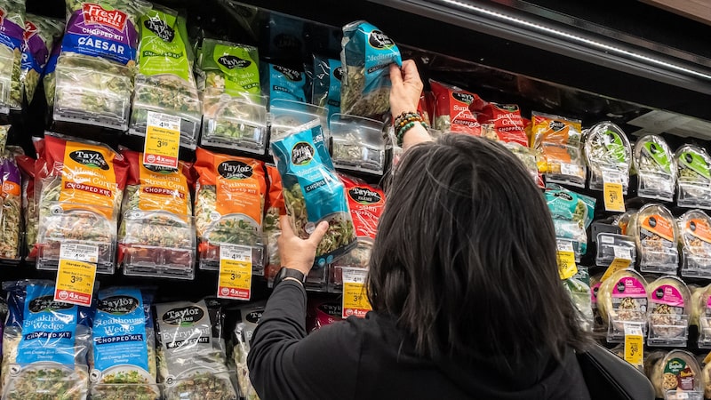 De Walmart a Taco Bell: crise em gigante de vegetais expõe riscos ao setor de alimentos De Walmart a Taco Bell: crise em gigante de vegetais expõe riscos ao setor de alimentos