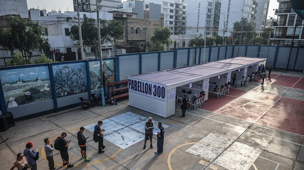 Caos electoral en Perú obliga a reabrir urnas y retrasa resultados Caos electoral en Perú obliga a reabrir urnas y retrasa resultados