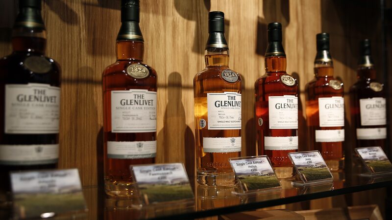 EUA avaliam reduzir tarifas sobre o uísque escocês para ajudar setor de bourbon EUA avaliam reduzir tarifas sobre o uísque escocês para ajudar setor de bourbon