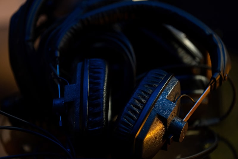 La Recording Industry Association of America dijo que presentó demandas gemelas en nombre de Universal Music Group NV, Warner Music Group Corp. y Sony Music Entertainment. La Recording Industry Association of America dijo que presentó demandas gemelas en nombre de Universal Music Group NV, Warner Music Group Corp. y Sony Music Entertainment.