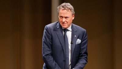 Ex-CEO do UBS, Ralph Hamers é cotado para assumir a Schroders, dizem fontes Ex-CEO do UBS, Ralph Hamers é cotado para assumir a Schroders, dizem fontes