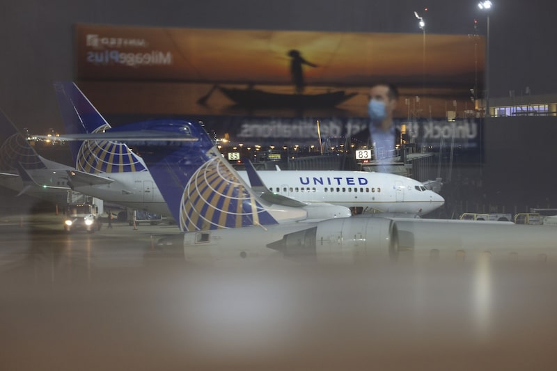 Embora ações de companhias aéreas geralmente acompanhem o número de passageiros, os últimos quatro meses mostraram uma divergência Embora ações de companhias aéreas geralmente acompanhem o número de passageiros, os últimos quatro meses mostraram uma divergência