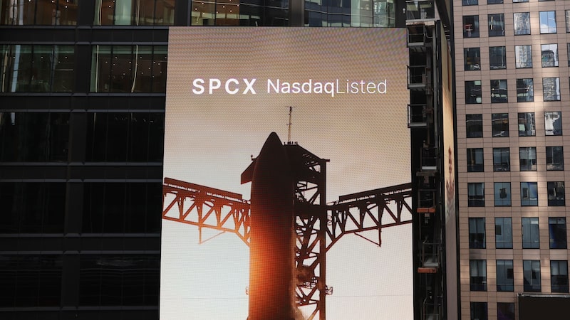 Wall Street vive ano ‘épico’ com SpaceX e onda de IPOs e bate recorde de US$ 251 bi Wall Street vive ano ‘épico’ com SpaceX e onda de IPOs e bate recorde de US$ 251 bi