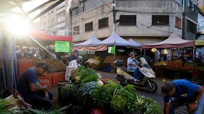 Venezuela inunda de dólares el mercado para aliviar la presión inflacionaria Venezuela inunda de dólares el mercado para aliviar la presión inflacionaria
