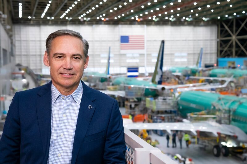 O novo CEO da Boeing, Kelly Ortberg: proventos pelos cinco meses que passou no cargo em 2024 são condicionados ao tempo O novo CEO da Boeing, Kelly Ortberg: proventos pelos cinco meses que passou no cargo em 2024 são condicionados ao tempo