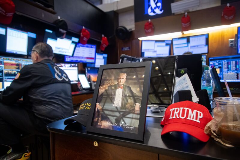 El S&P 500 tuvo un buen comportamiento la semana pasada, pero sigue perdiendo aproximadamente un 9% en el año. El S&P 500 tuvo un buen comportamiento la semana pasada, pero sigue perdiendo aproximadamente un 9% en el año.