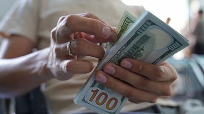 Dólar acelera baixa e testa patamar de R$ 4,77; Ibovespa mantém ganhos Dólar acelera baixa e testa patamar de R$ 4,77; Ibovespa mantém ganhos