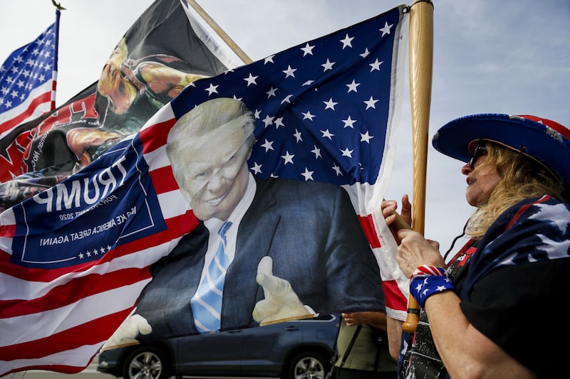 Partidarios de Donald Trump fuera de Mar-a-Lago Partidarios de Donald Trump fuera de Mar-a-Lago